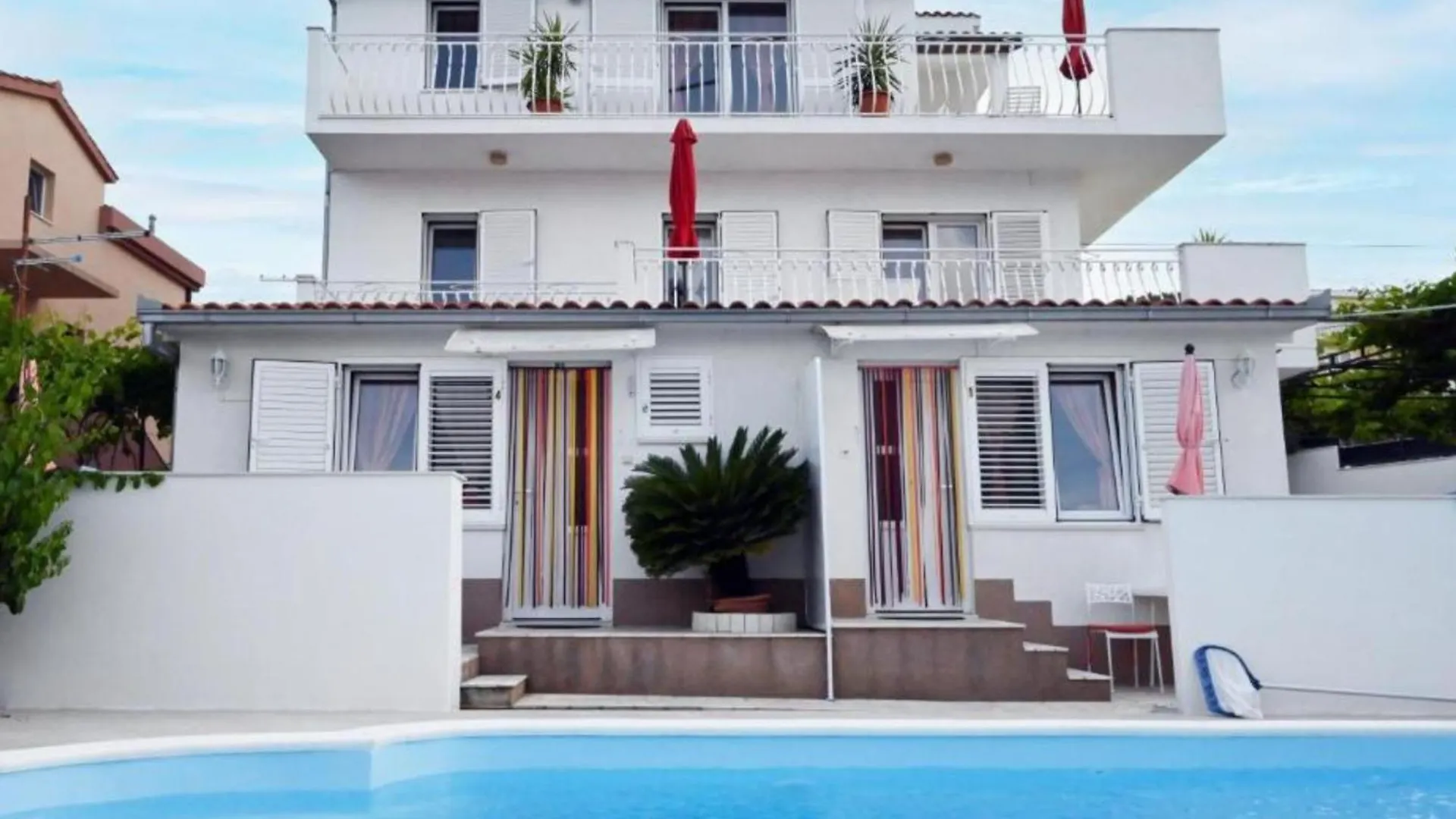 Apartments Mihovilovic - 50 M From Beach Slatine