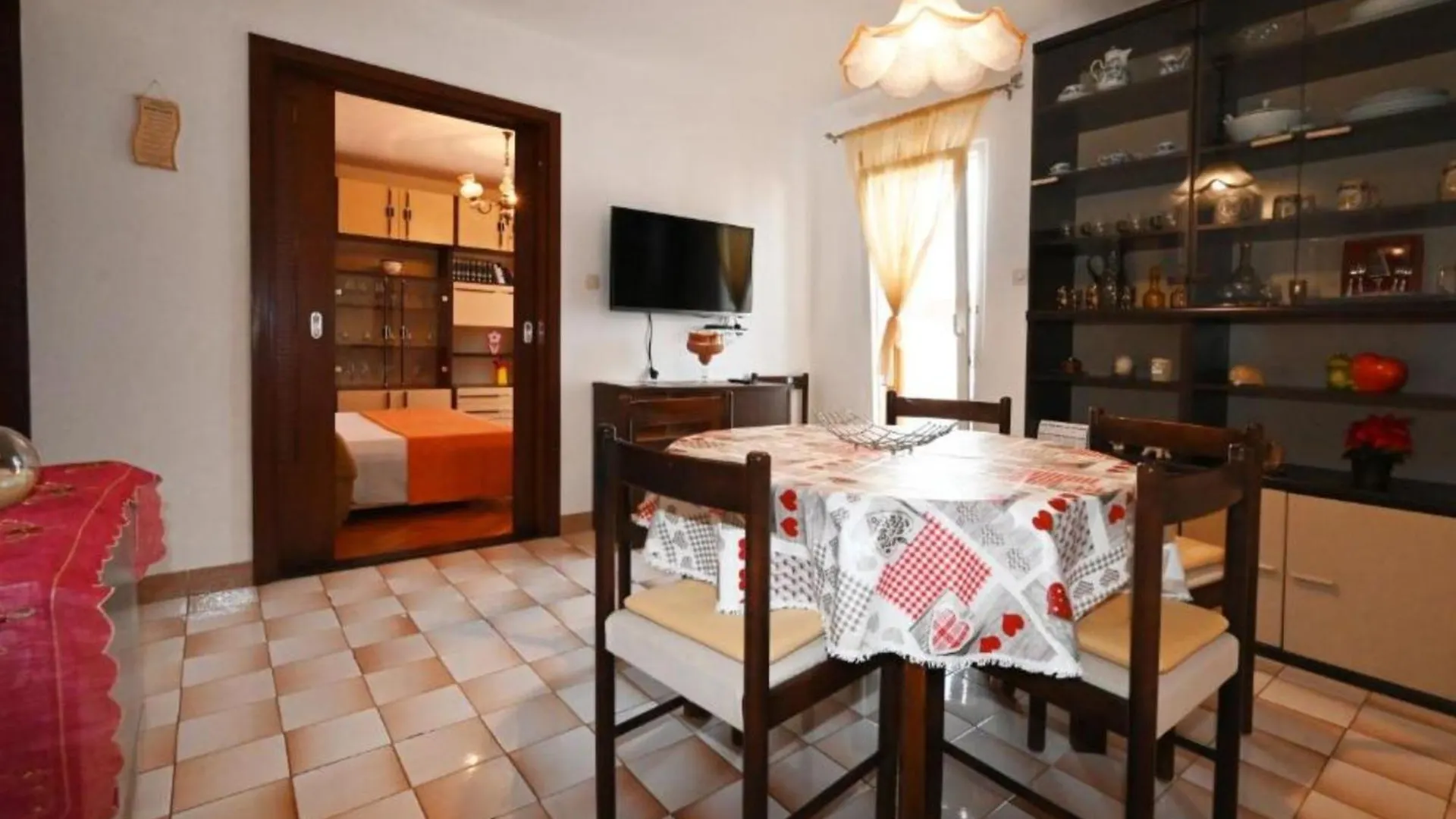 Apartments Mihovilovic - 50 M From Beach Slatine Croatia
